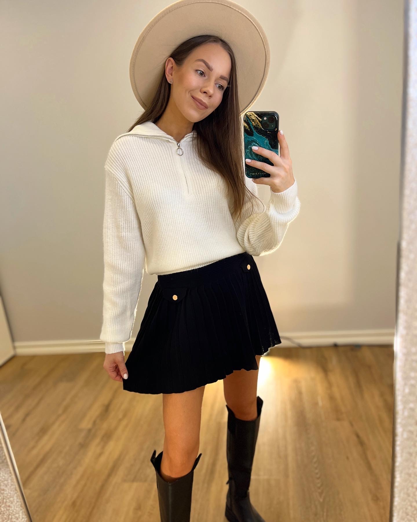 Klostuotas sijonas su guma