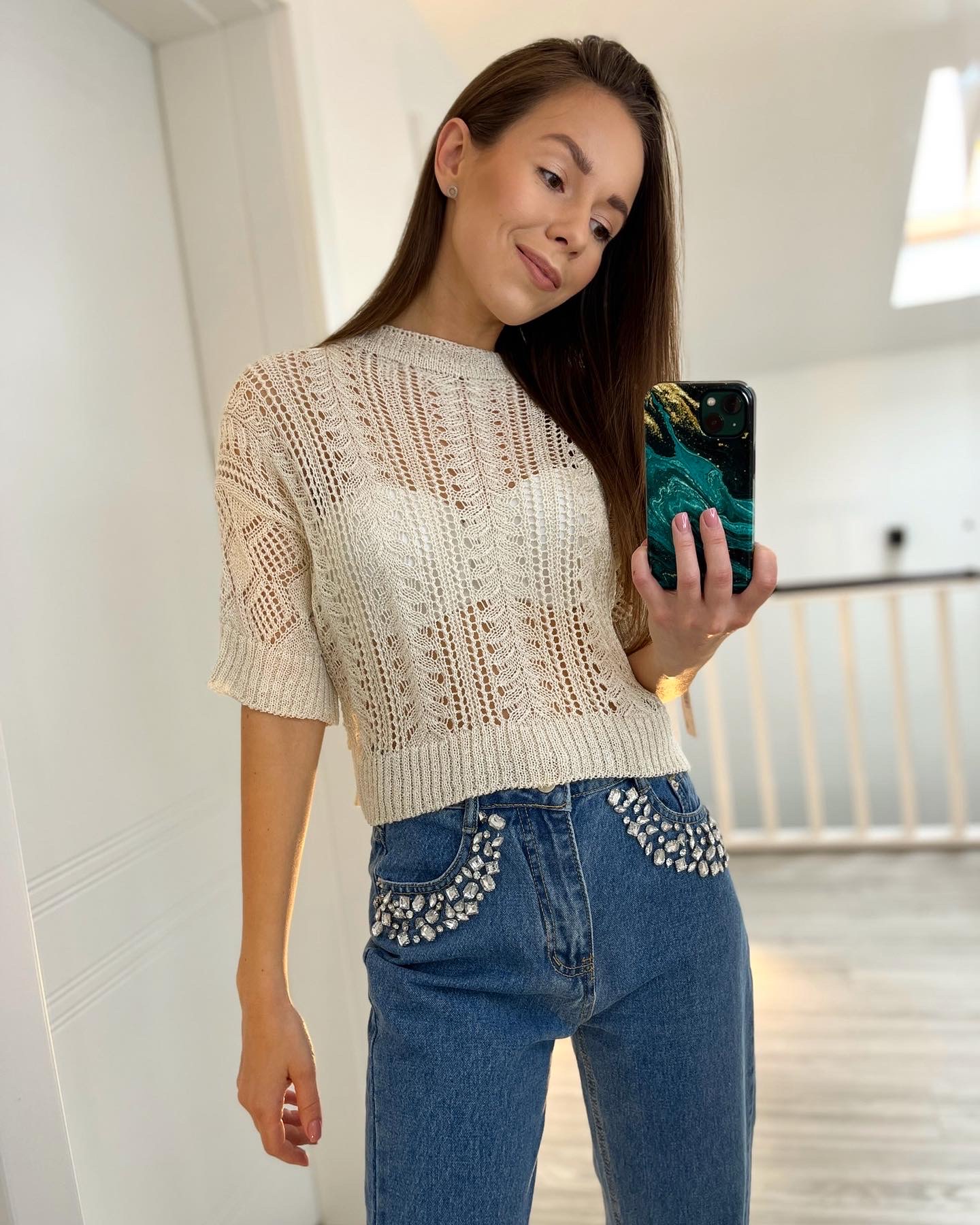 Kreminio atspalvio nerta palaidinė