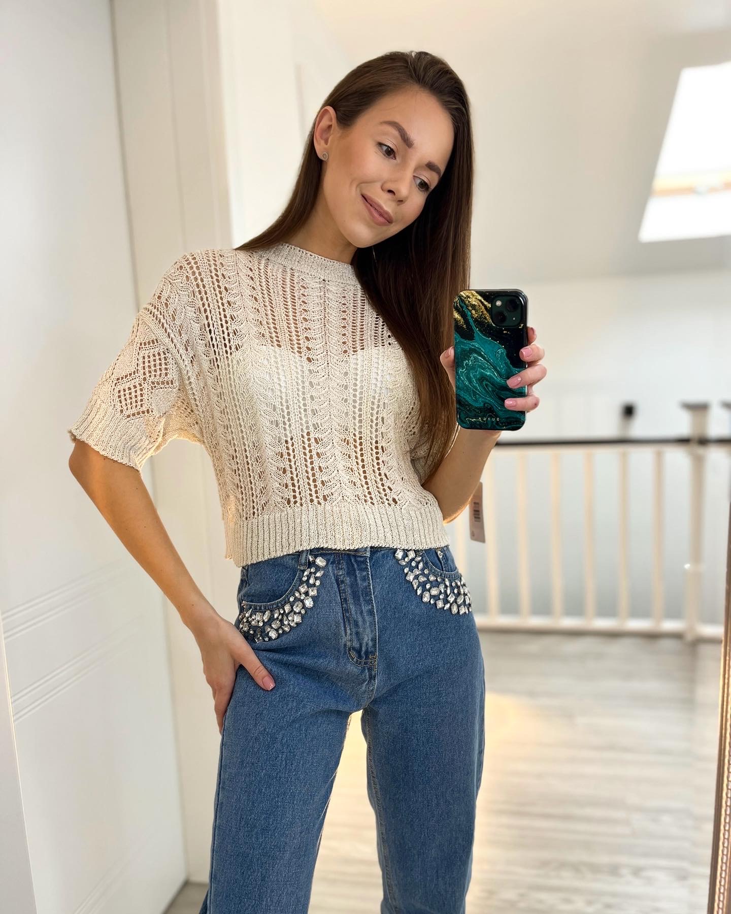 Kreminio atspalvio nerta palaidinė