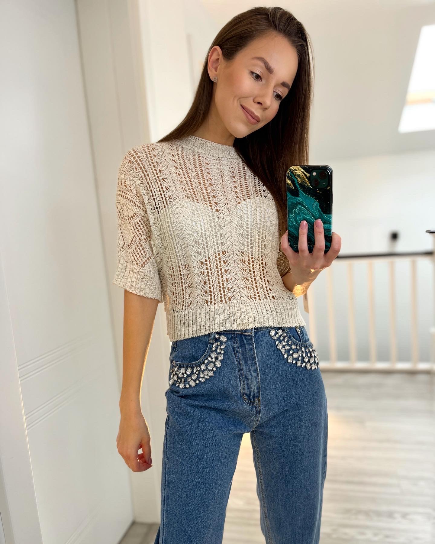 Kreminio atspalvio nerta palaidinė