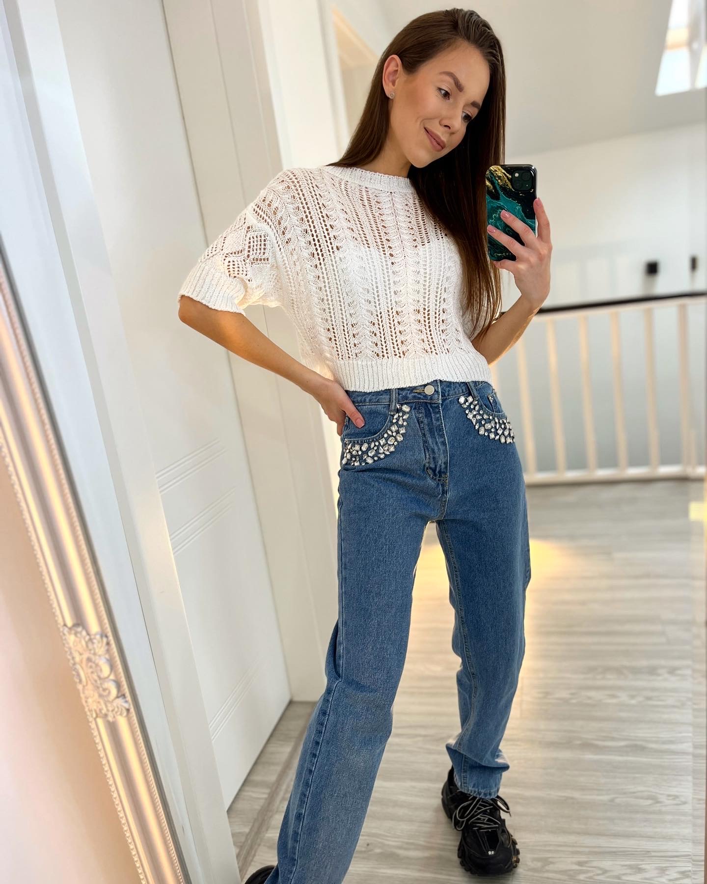 Balta nerta palaidinė