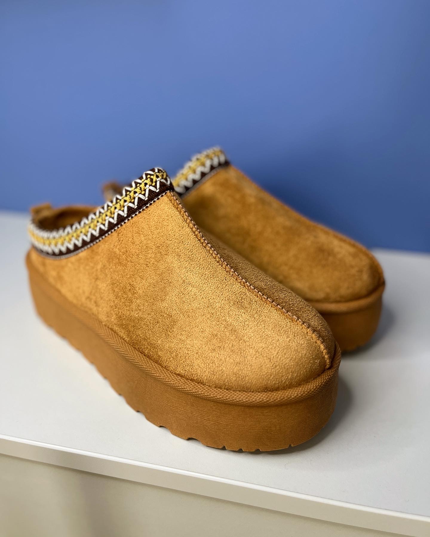 UGG stiliaus šlepetės