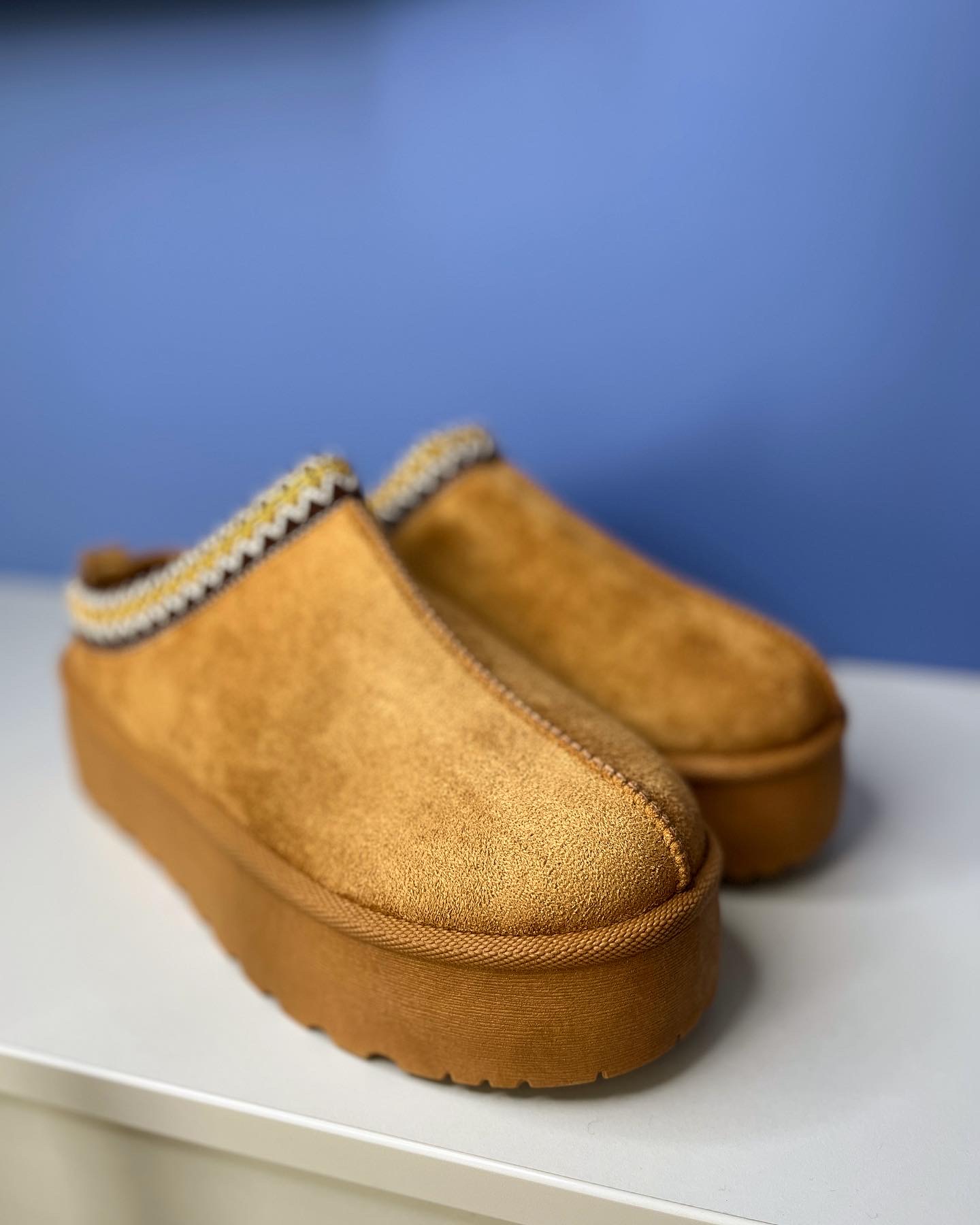 UGG stiliaus šlepetės