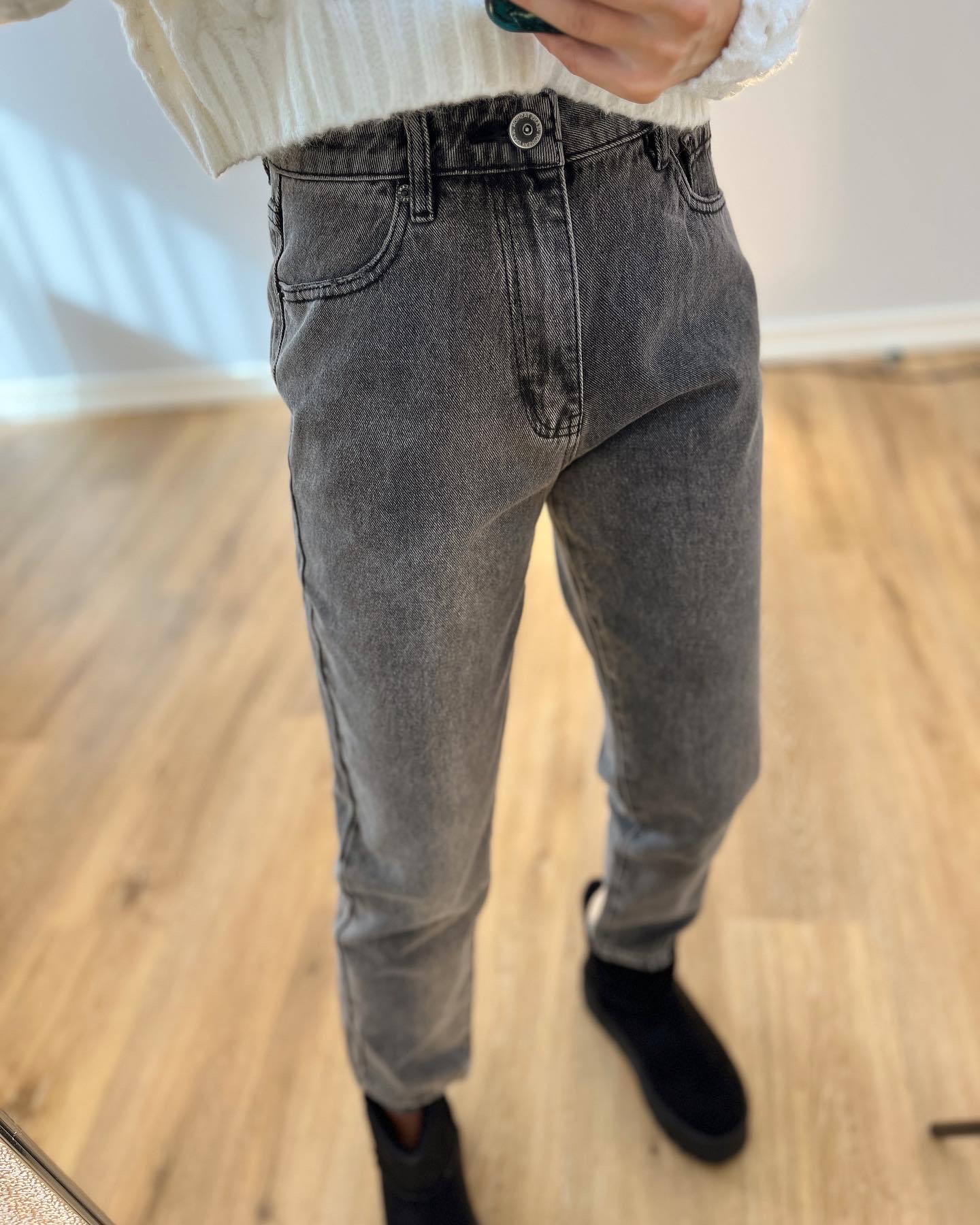 MOM stiliaus džinsai