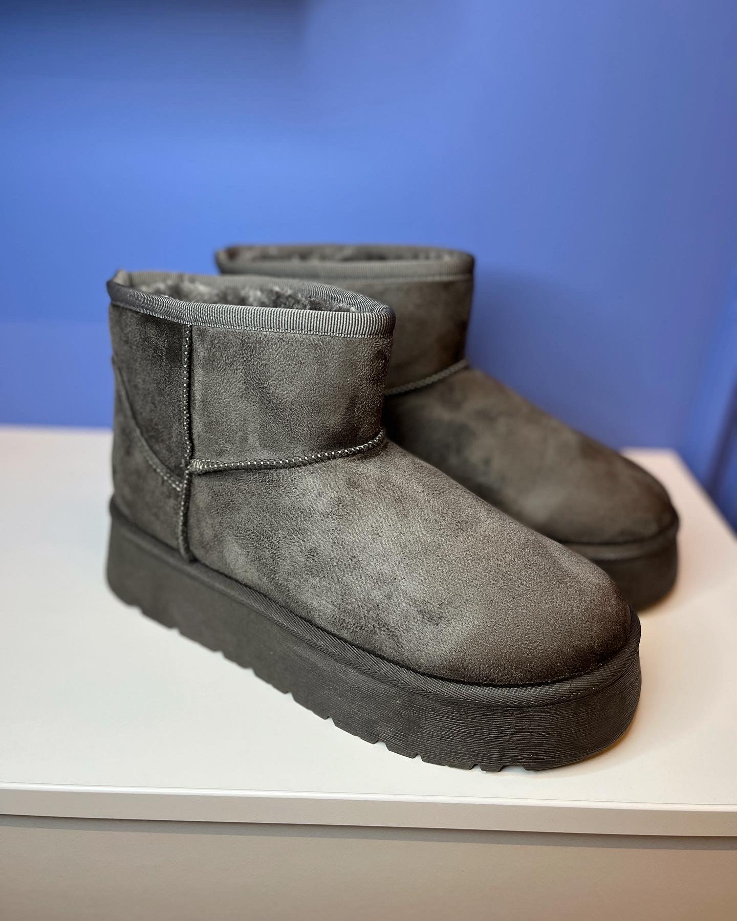 UGG stiliaus batai su pašiltinimu