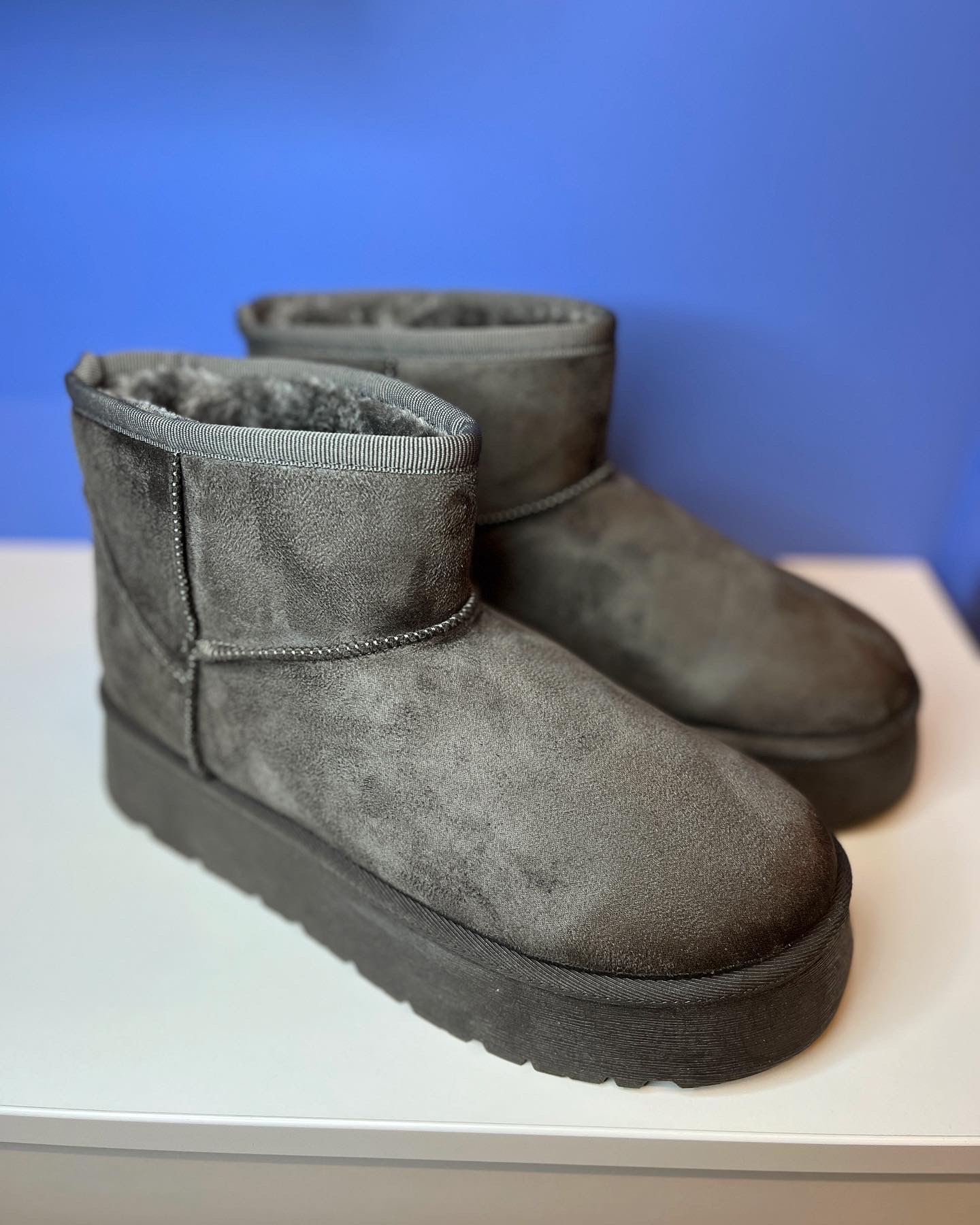 UGG stiliaus batai su pašiltinimu