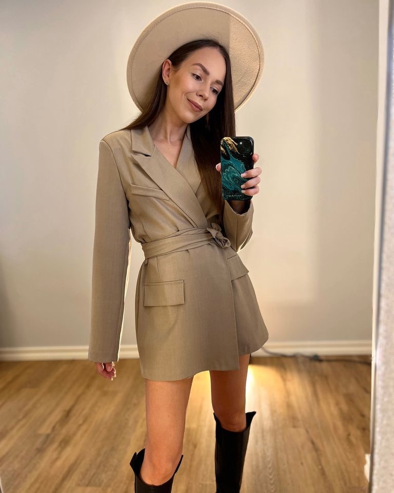 Švarkas su dirželiu