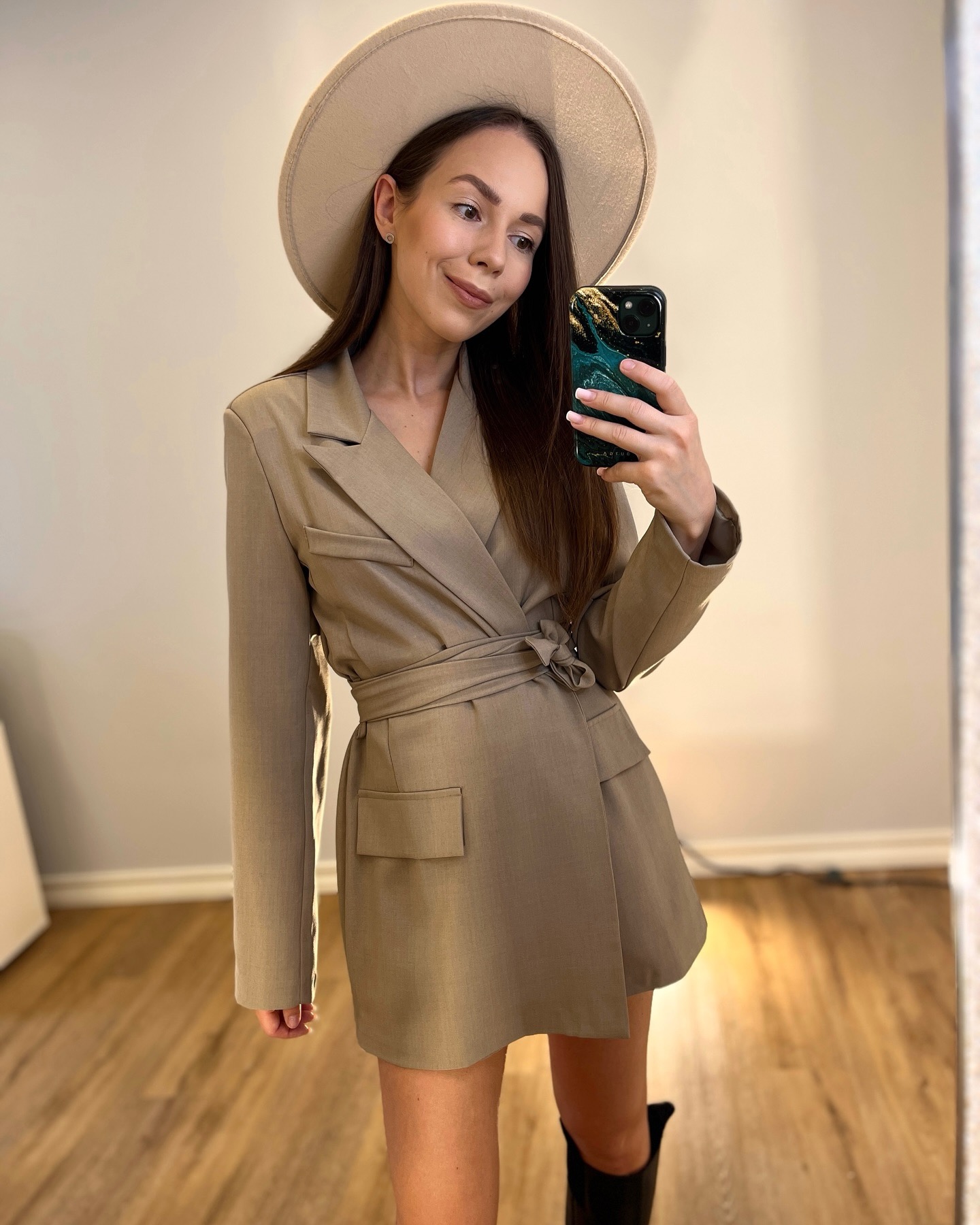 Švarkas su dirželiu