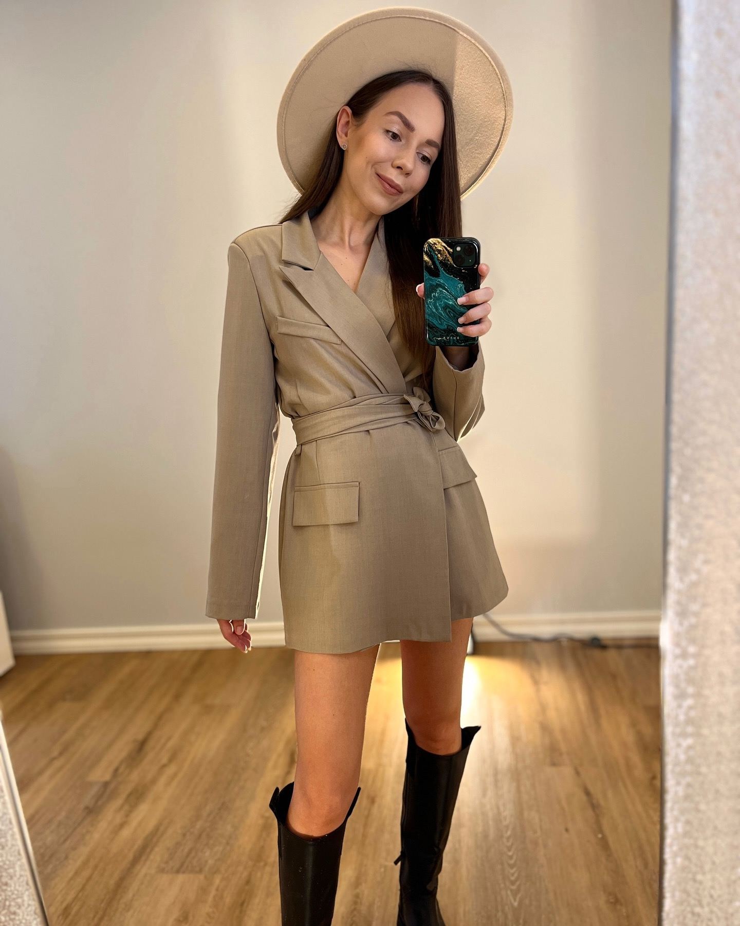 Švarkas su dirželiu