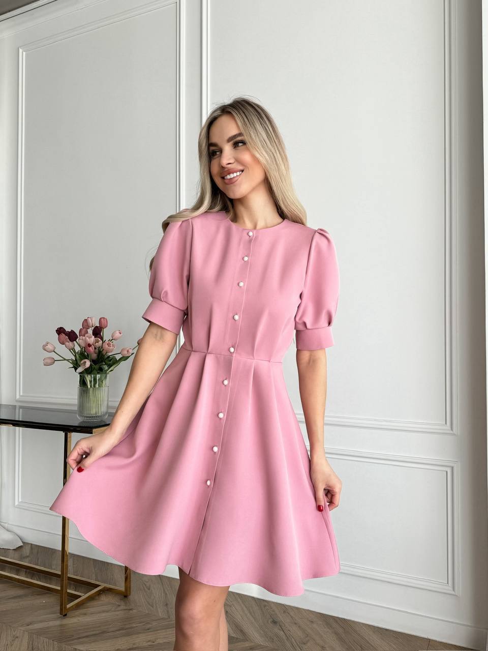 Rožinė klasikinė suknelė