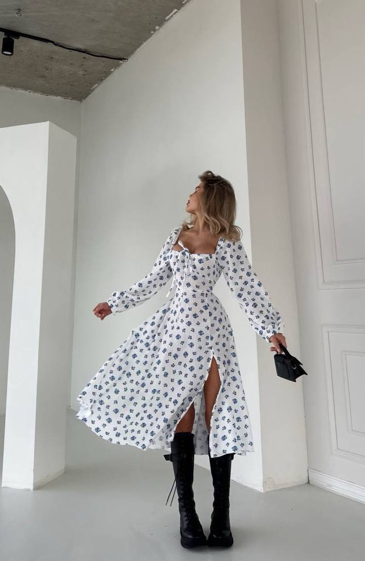 Gėlėta muslino suknelė