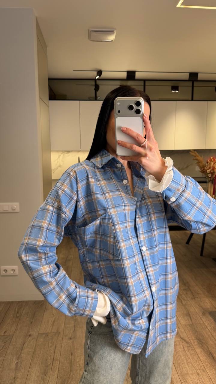 Išskirtiniai mėlyni marškiniai