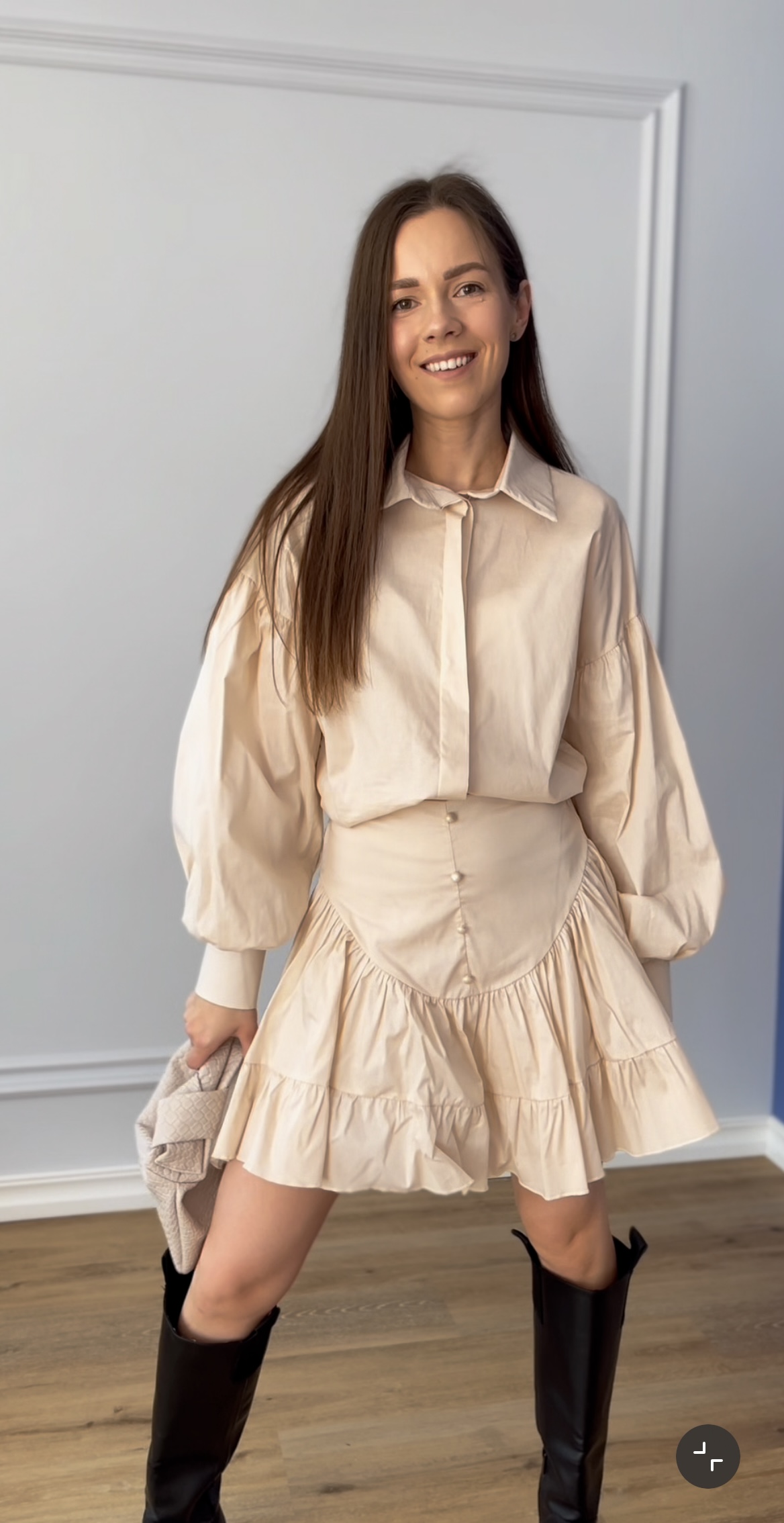 Beige marškinių kostiumėlis 