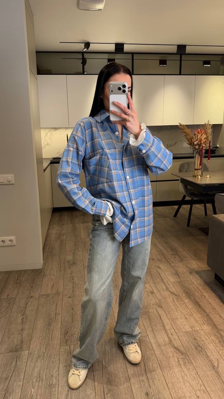 Išskirtiniai mėlyni marškiniai