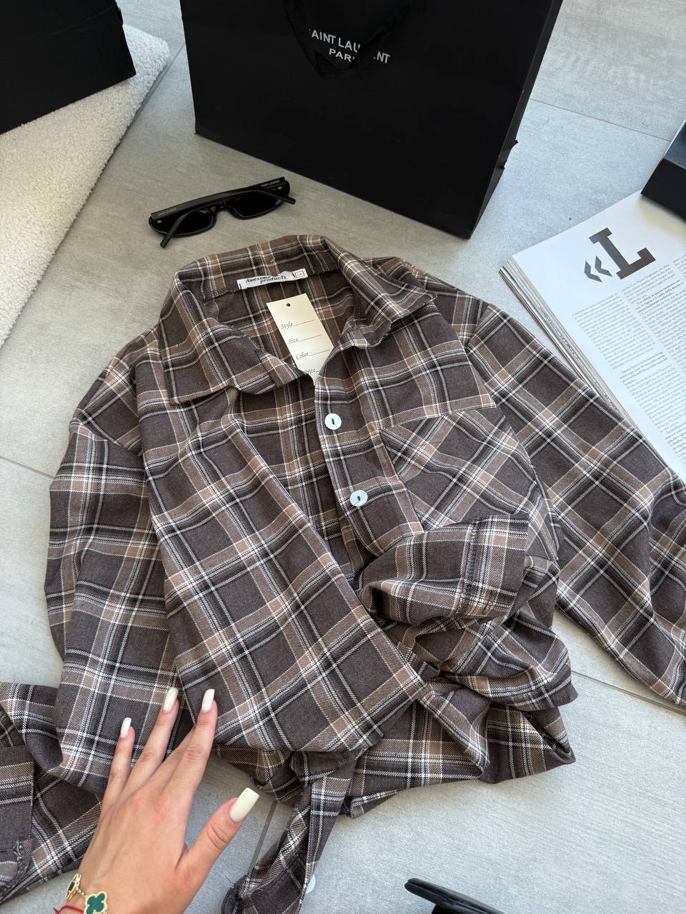 Rudi languoti marškiniai