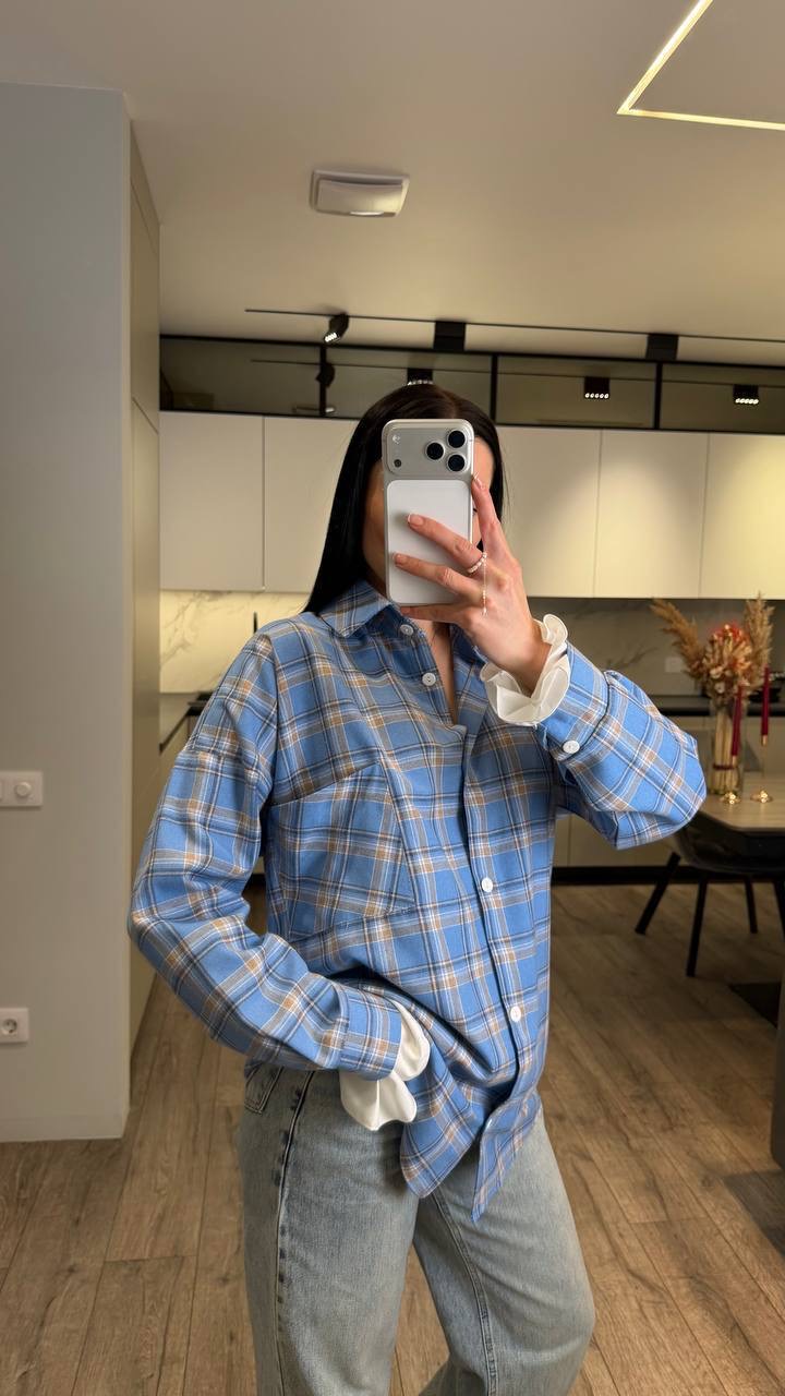 Išskirtiniai mėlyni marškiniai