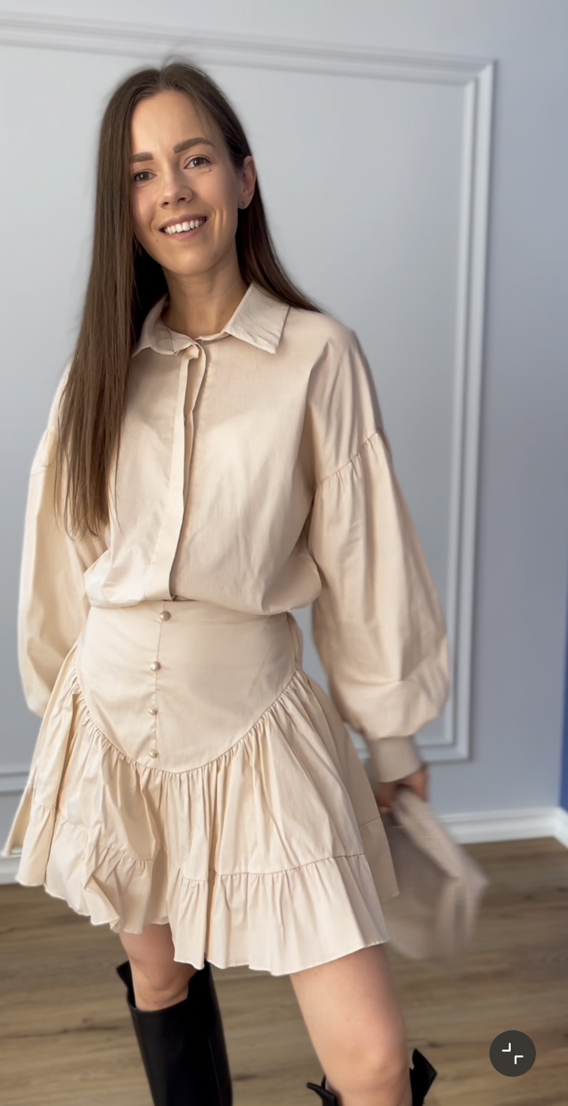 Beige marškinių kostiumėlis 