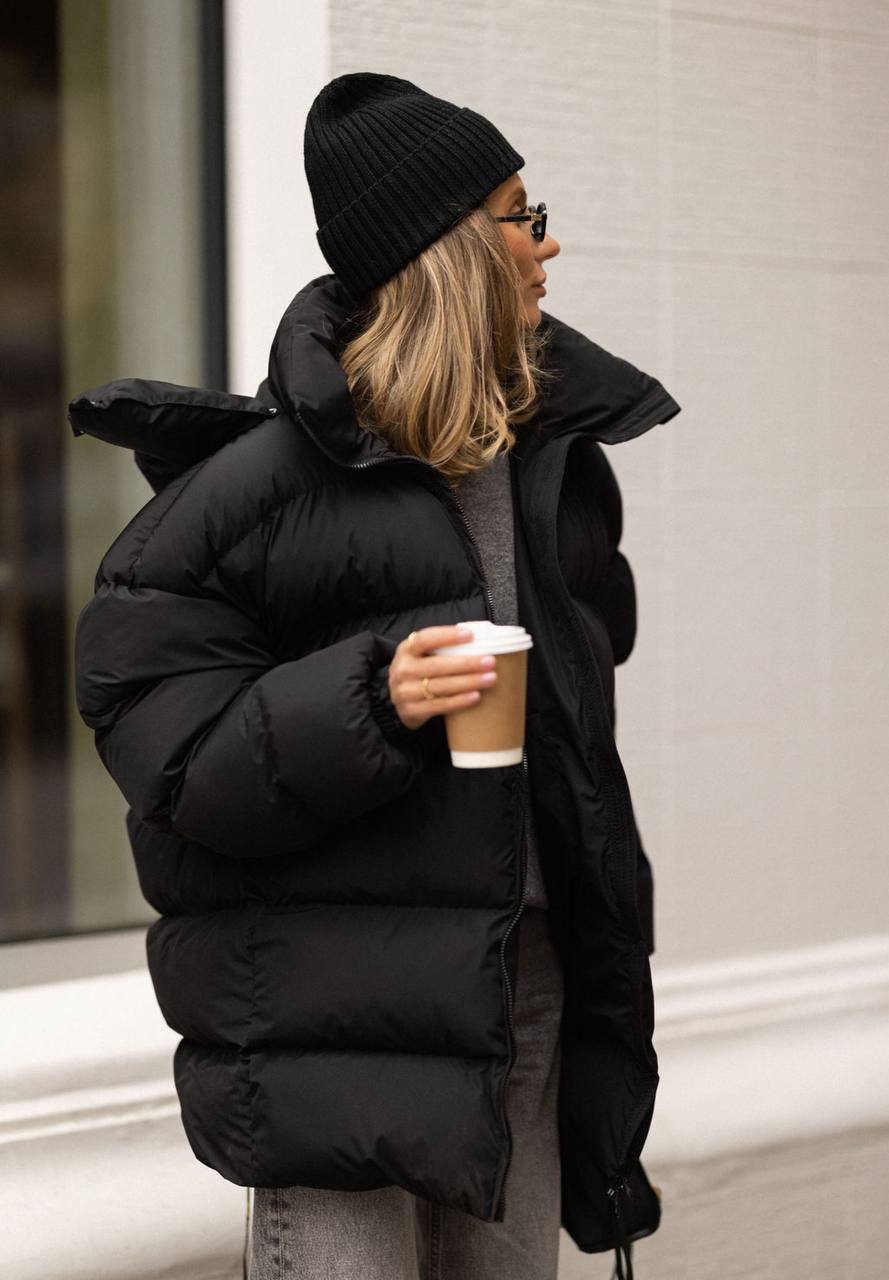 Juoda pūkinė striukė Villa