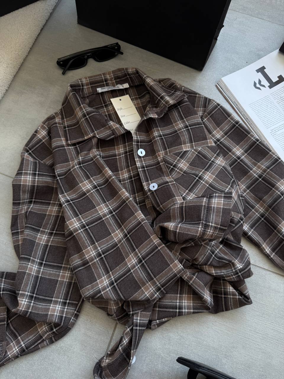 Rudi languoti marškiniai