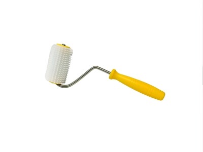 Honey uncapping roller