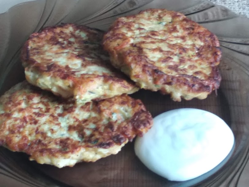 Капустяні оладки з куркою