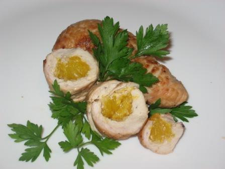 Крученики з персиками