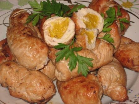 Крученики з персиками