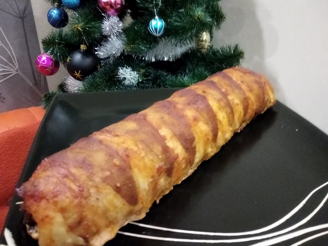 Рулет з сухофруктами та мандаринами