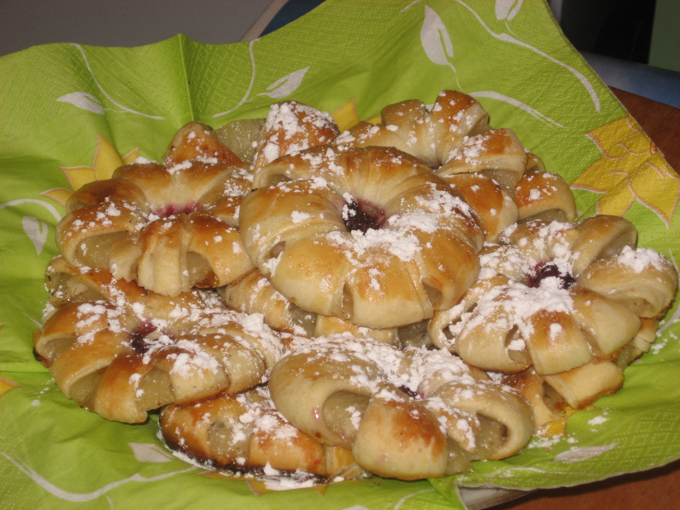 Квіточки з ананасом