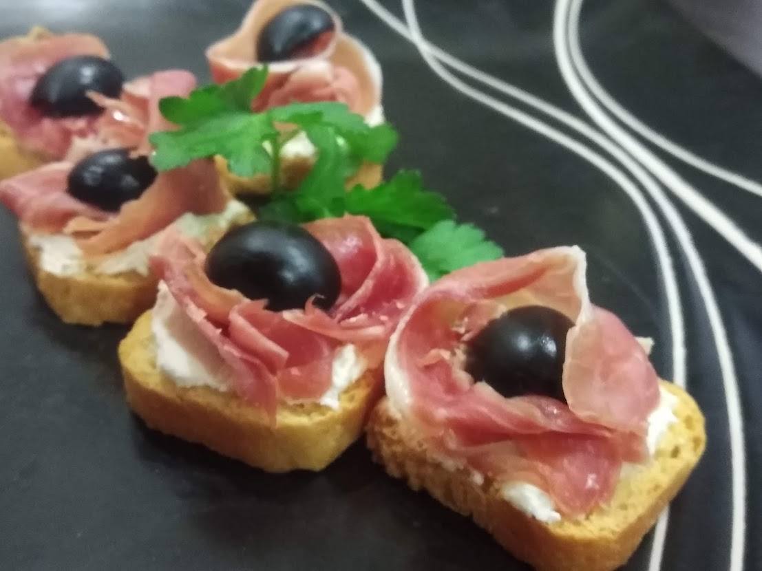 Грінки з хамоном