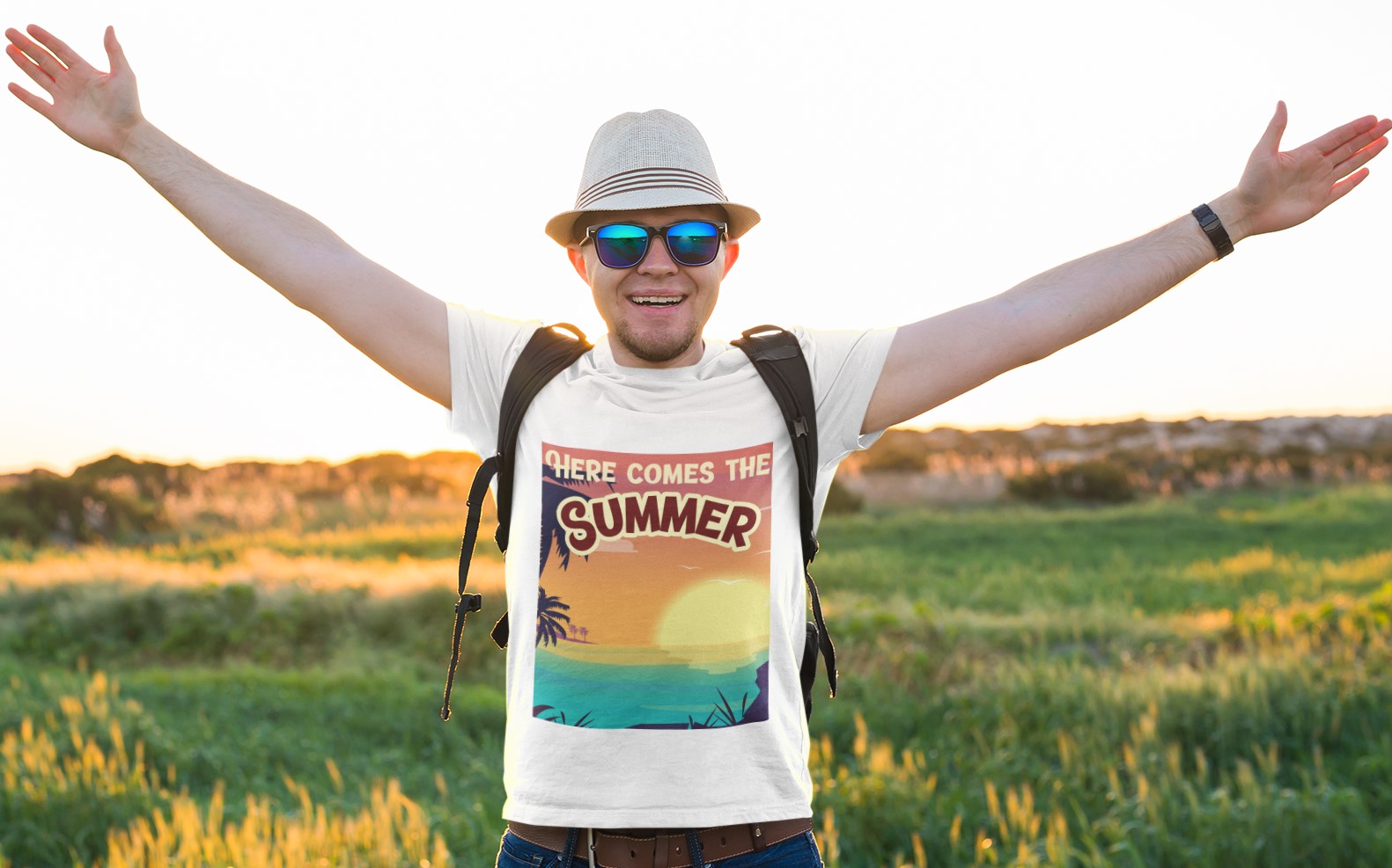 Here comes the Summer T-shirt