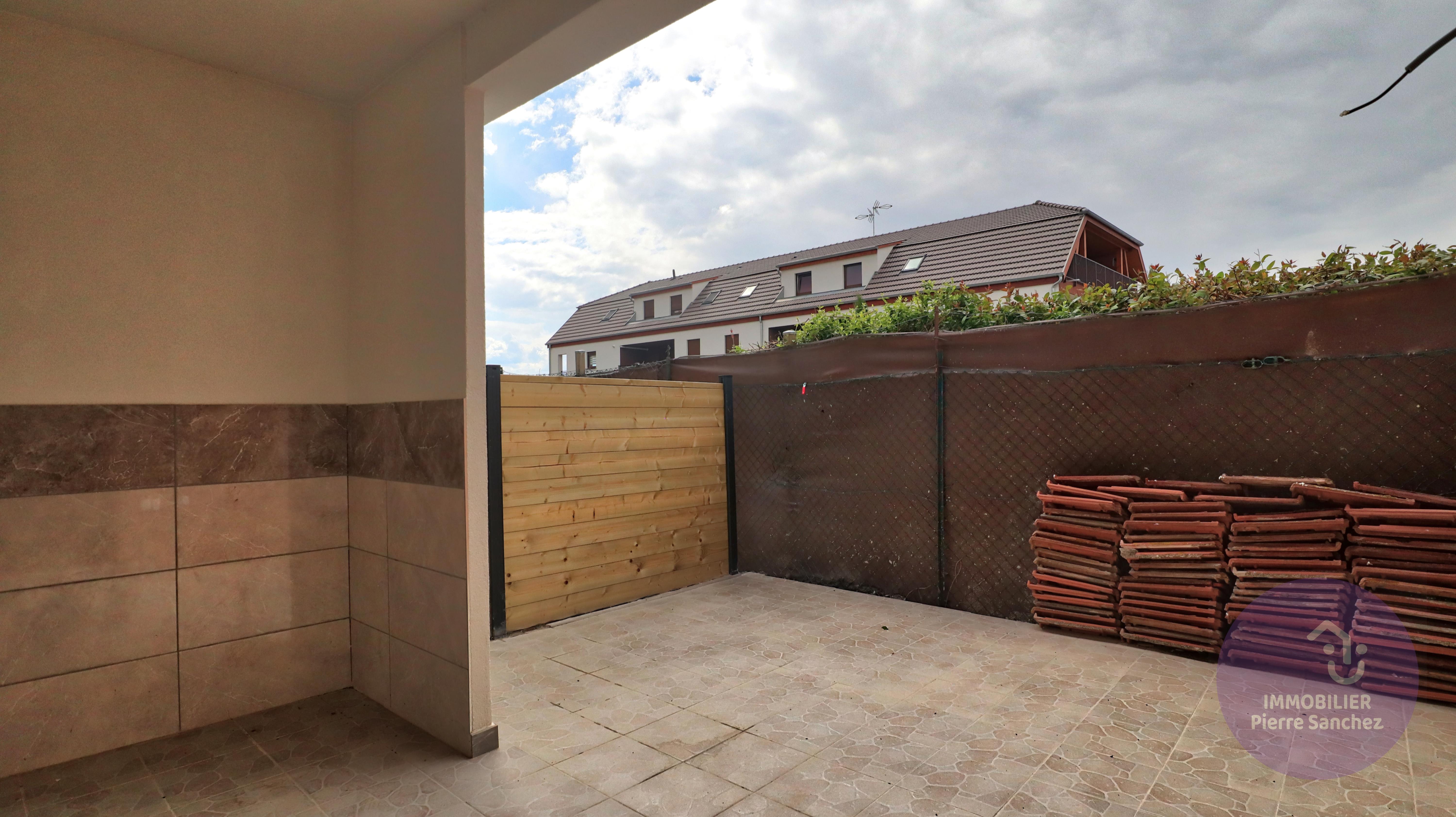 Altorf - location meublé, appartement deux pièces avec terrasse et parking 