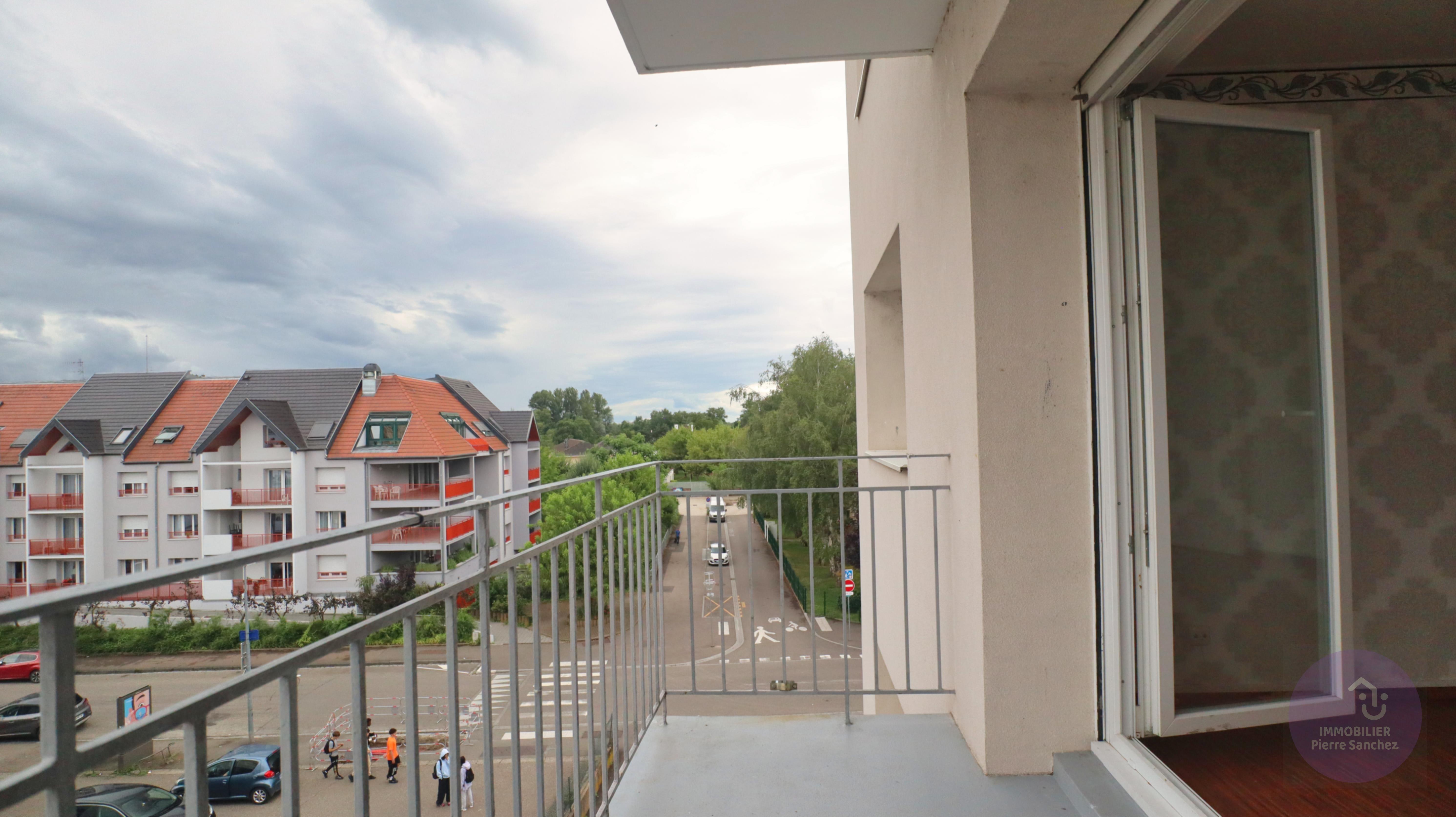 Strasbourg - Grand T2 avec Balcon et Cave à Strasbourg