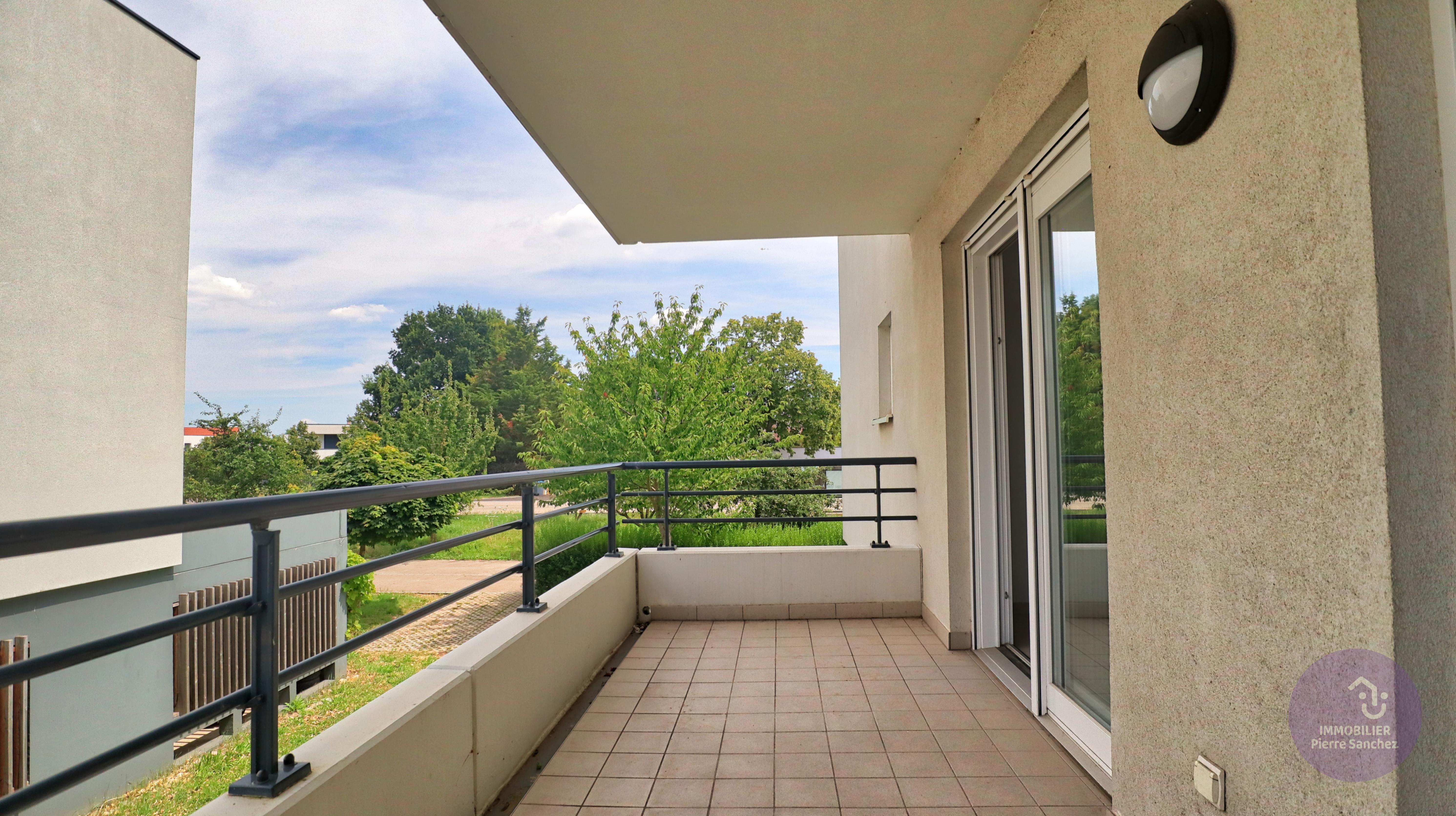 Holtzheim - appartement 3 pièces avec balcon et 2 parkings