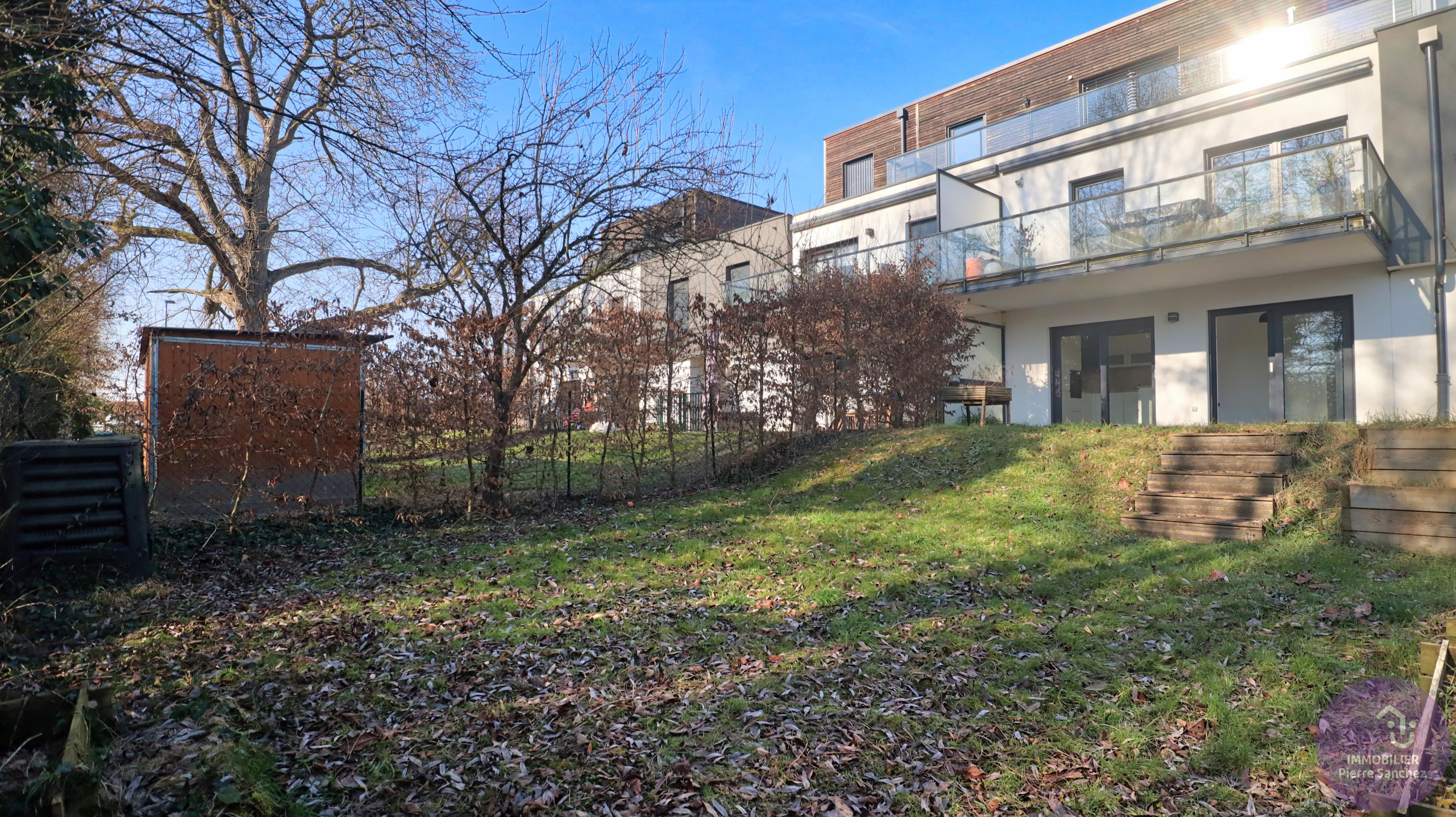 Strasbourg - rez-de-jardin 3 pièces avec terrasse et parking