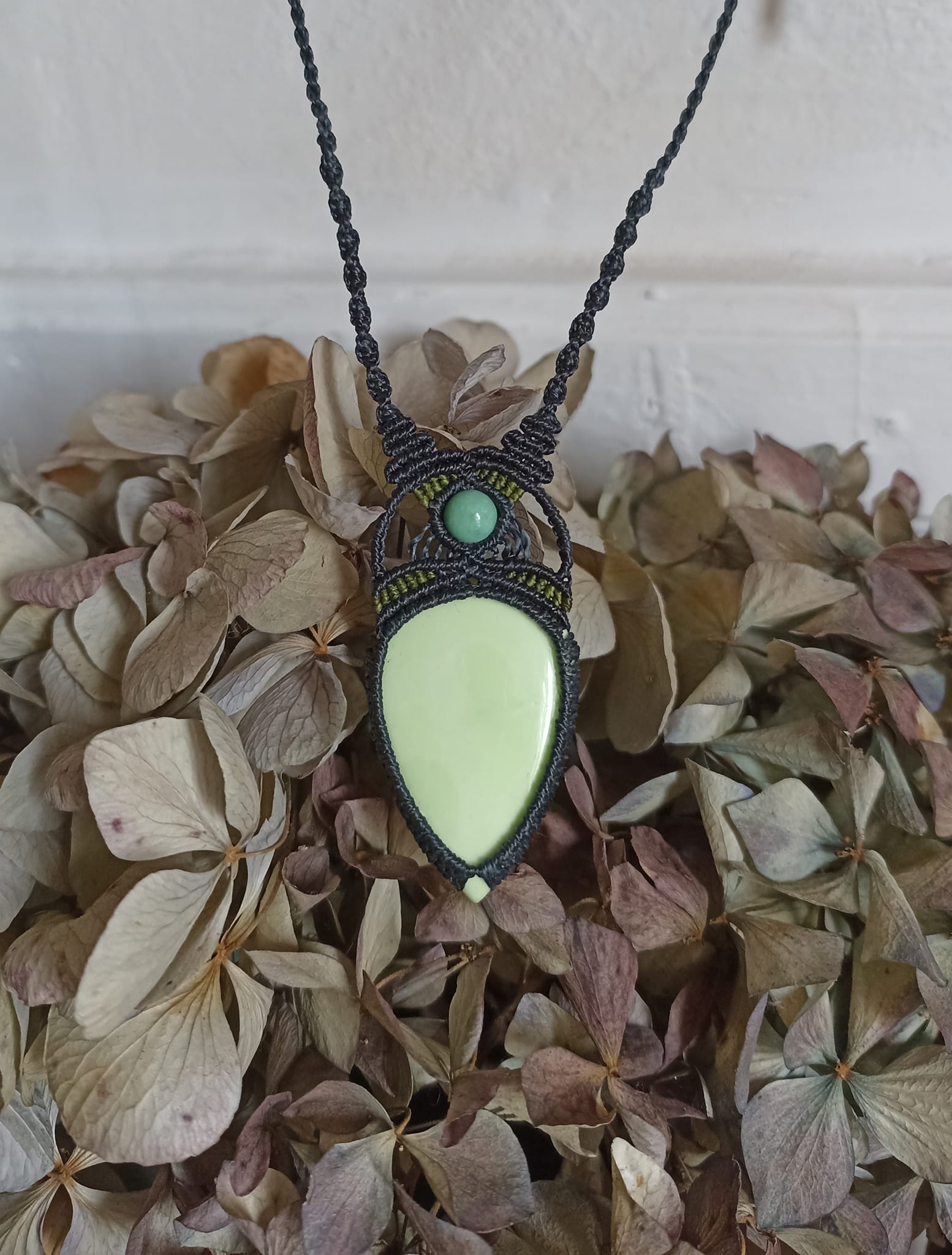 Collier macramé chrysoprase citron, perle chrysoprase