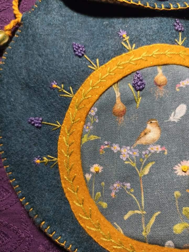 Pochette feutrine tissu broderie