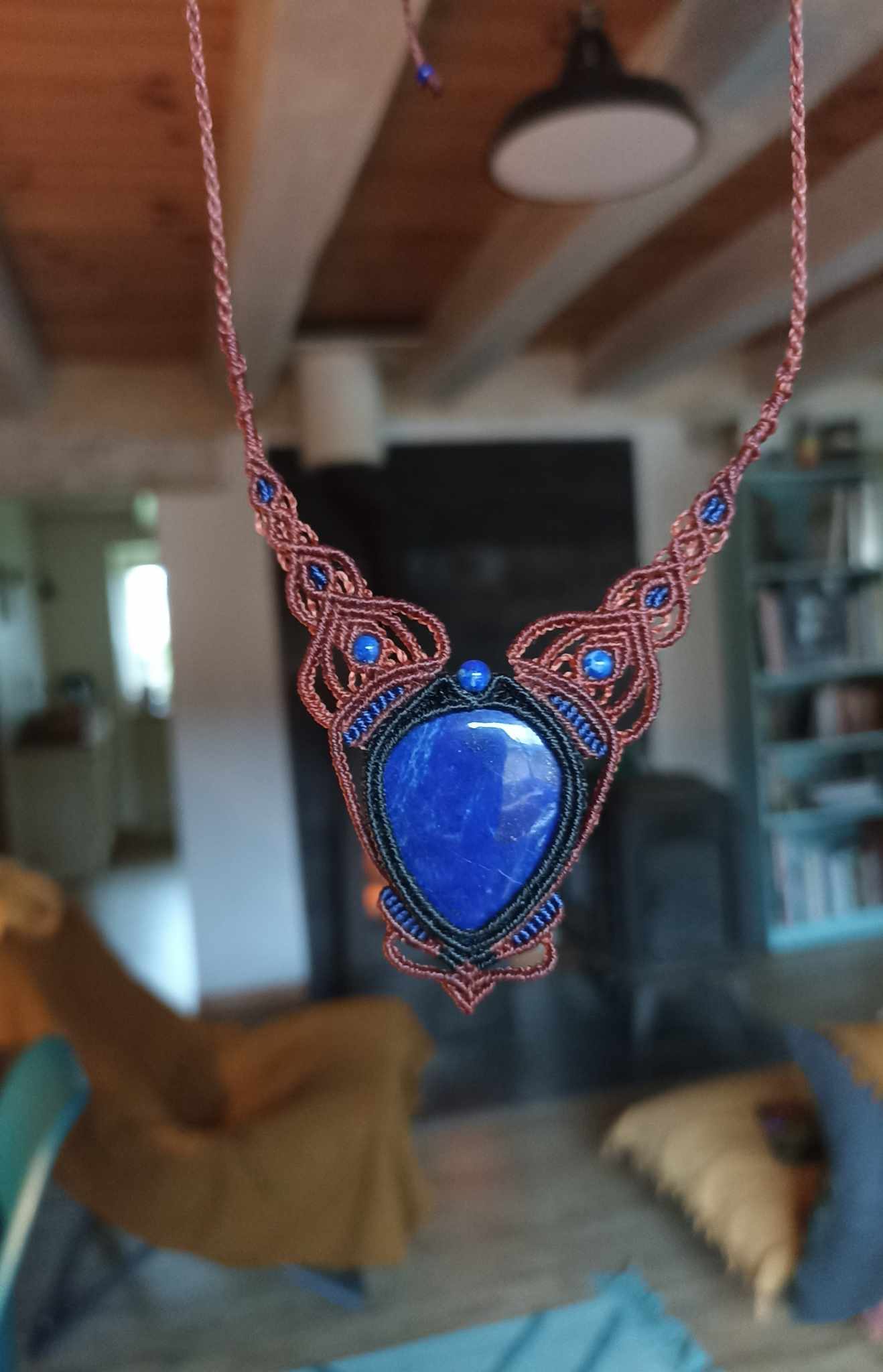 Collier macramé lapis lazuli, perles lapis lazuli