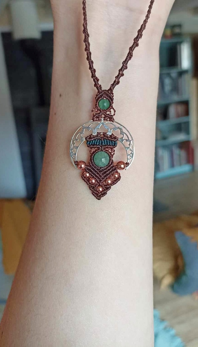 Collier macramé, lune en argent, perle aventurine et cuivre