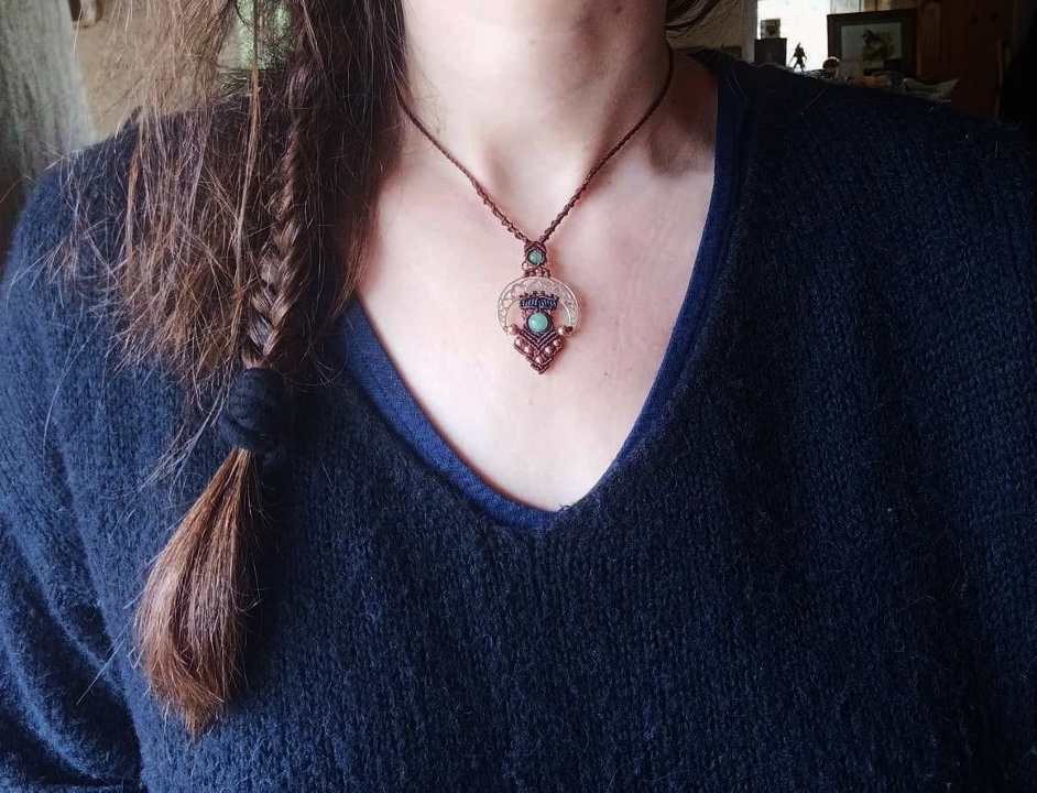 Collier macramé, lune en argent, perle aventurine et cuivre