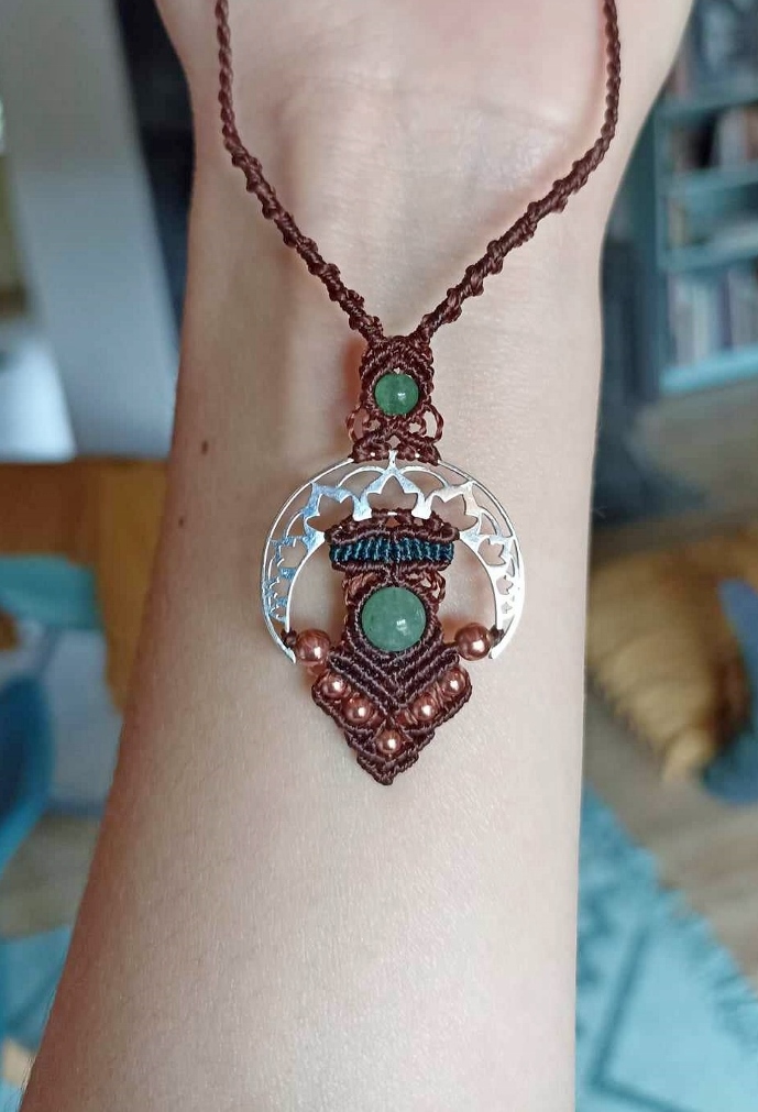 Collier macramé, lune en argent, perle aventurine et cuivre