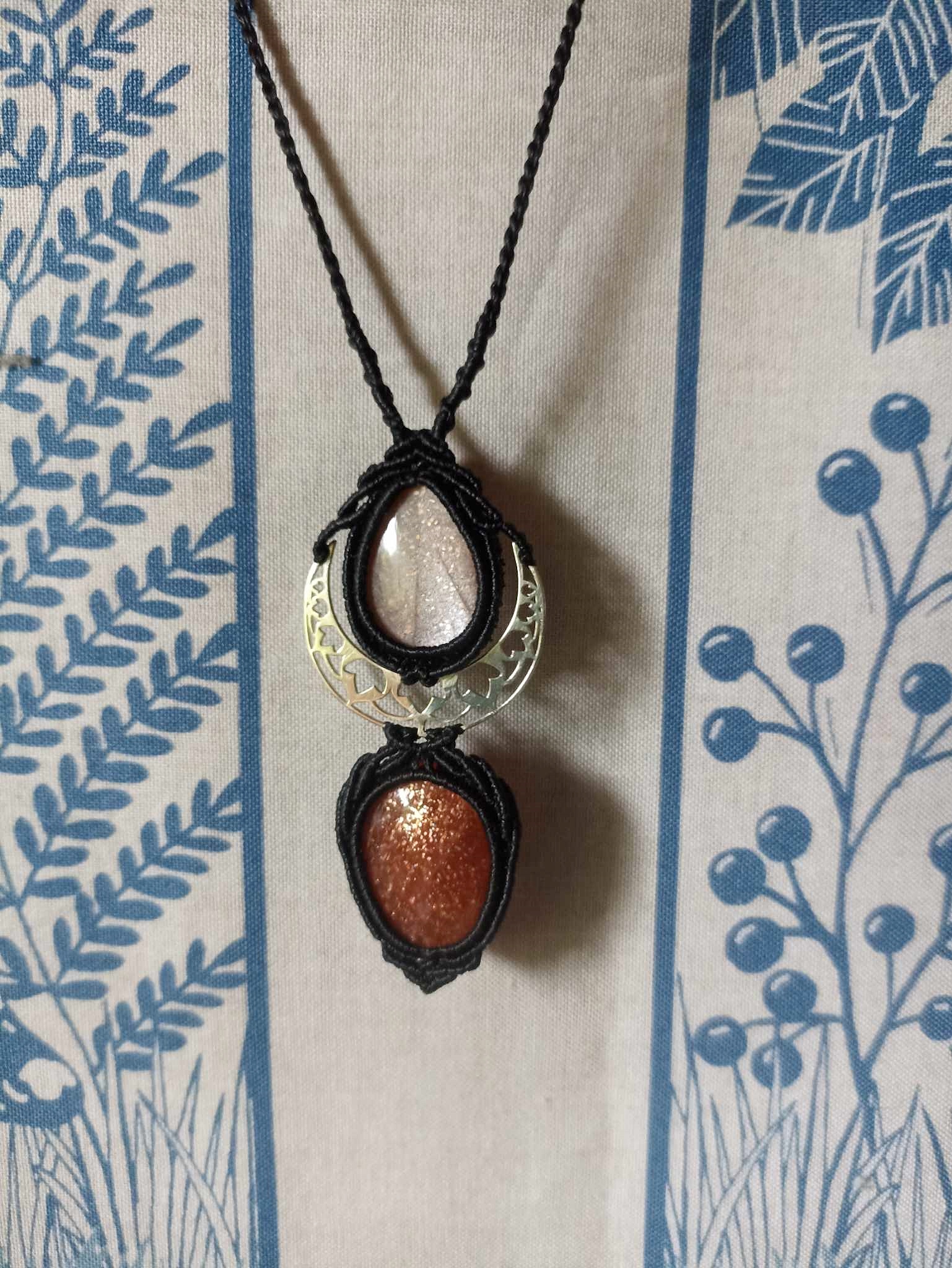 Collier macramé pierre de lune adulaire et pierre de soleil, lune en argent