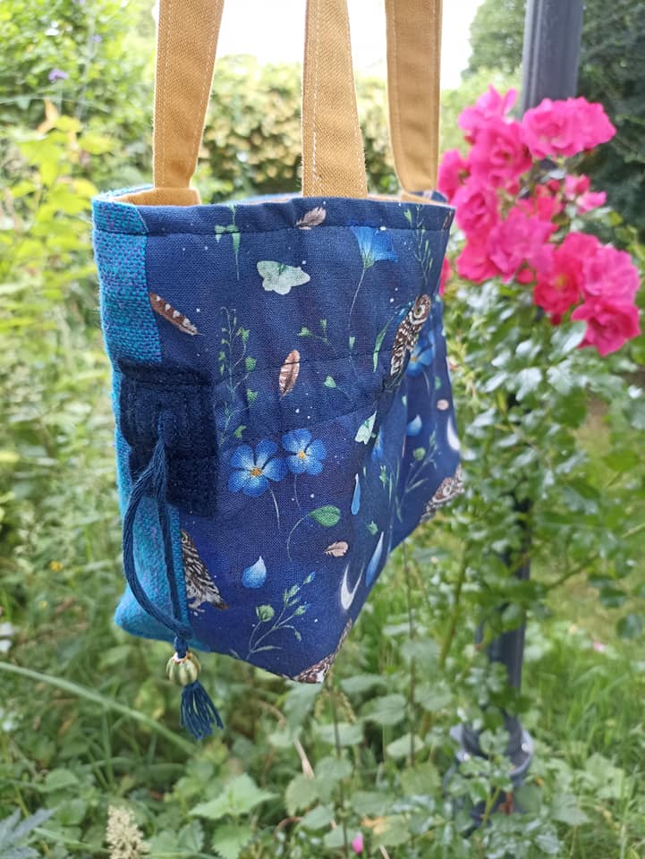 Petit sac-pochette en tissu imprimé chouettes, fabriqué à la main