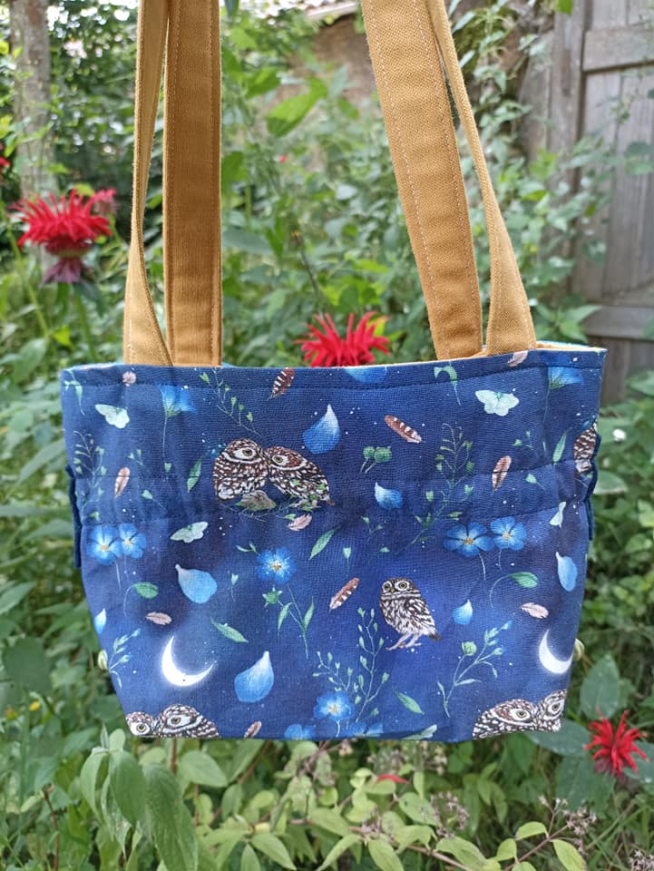 Petit sac-pochette en tissu imprimé chouettes, fabriqué à la main