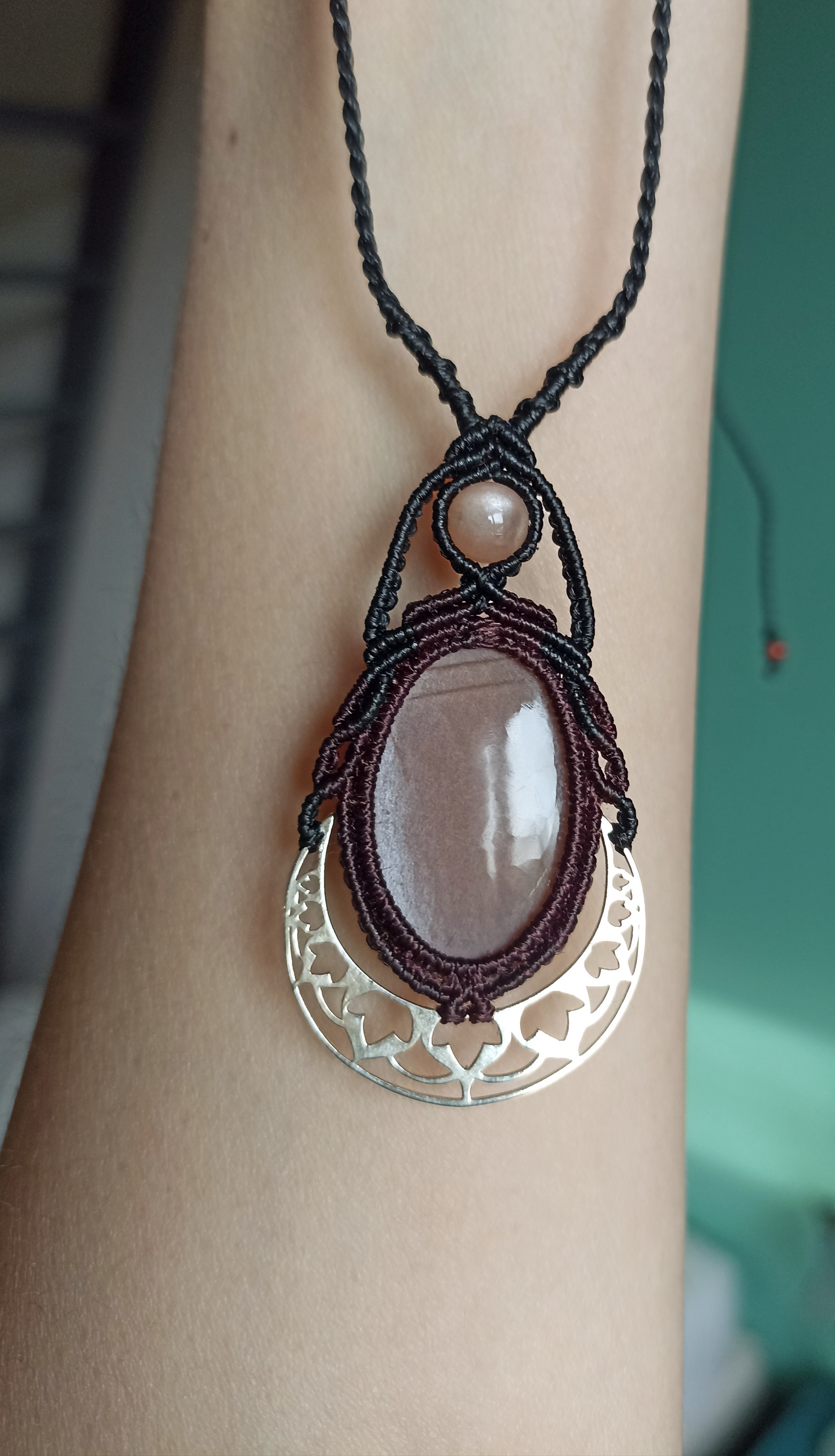 Collier macramé, pierre de lune adulaire, lune en argent, perle pierre de lune