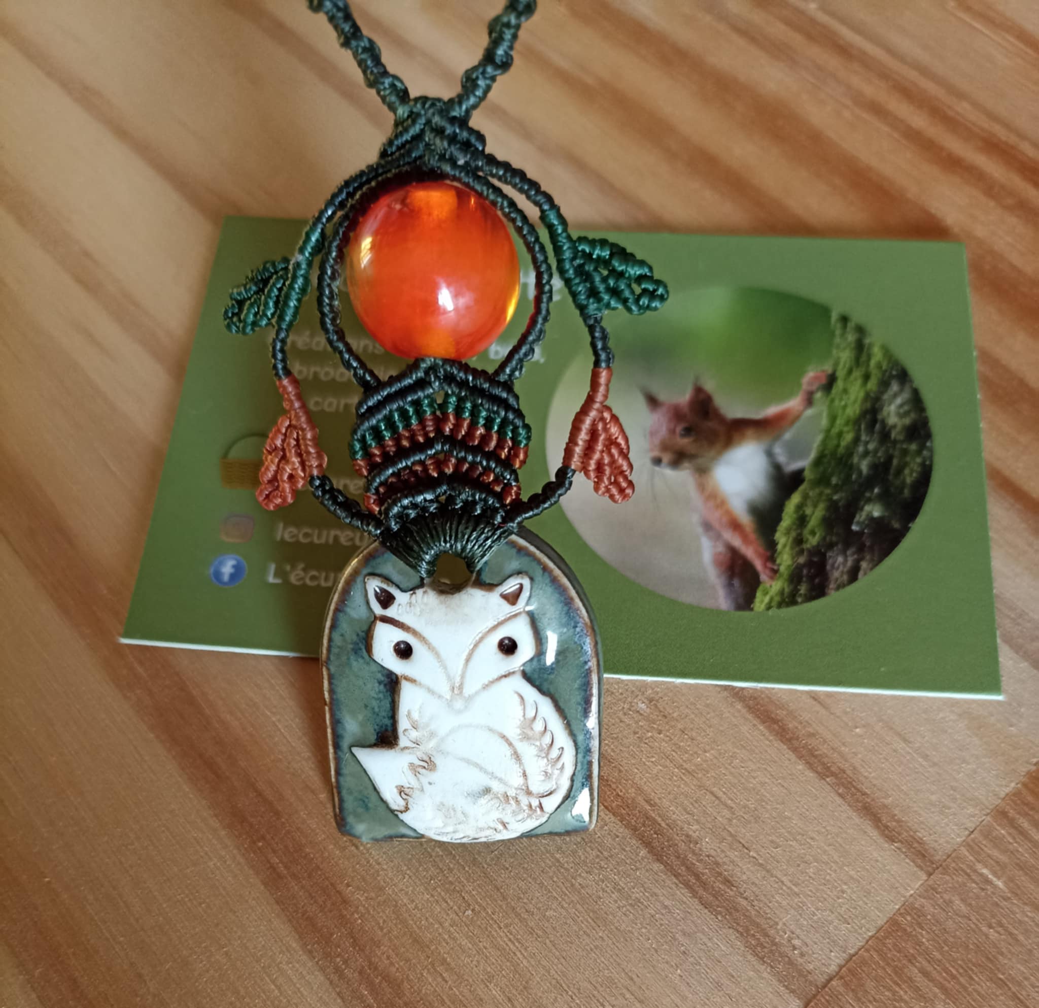 Collier macramé céramique artisanale renard perle en verre artisanale