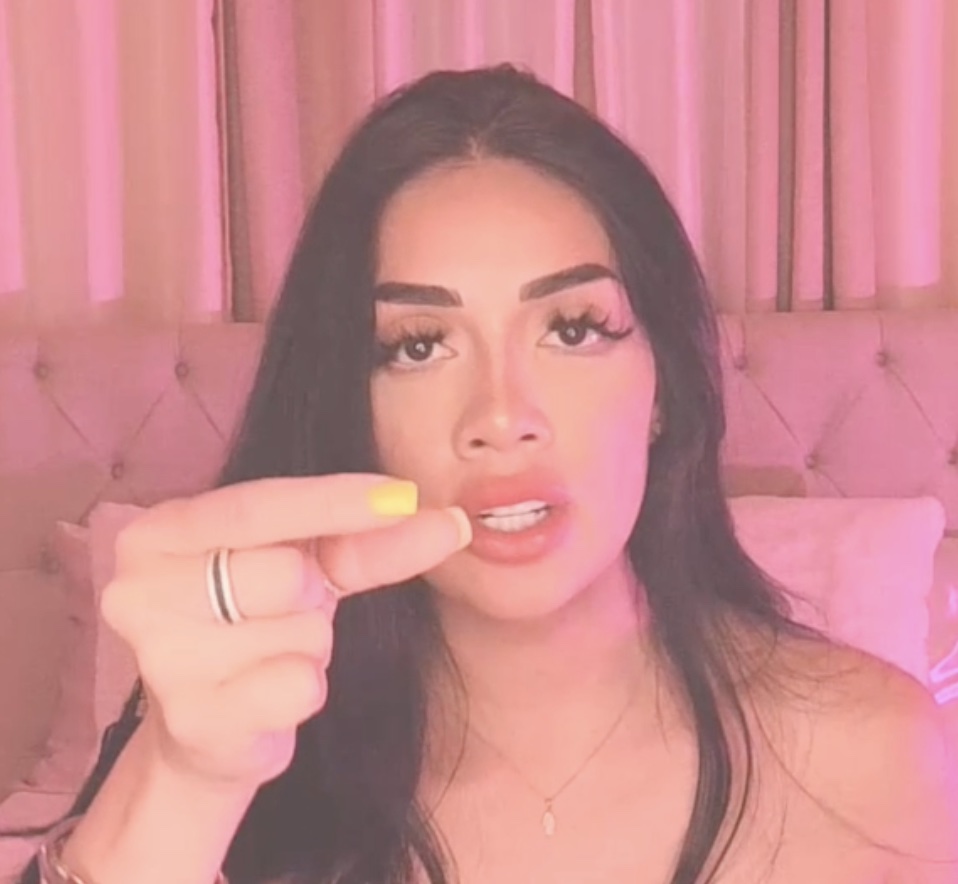 25: white goddess humiliation