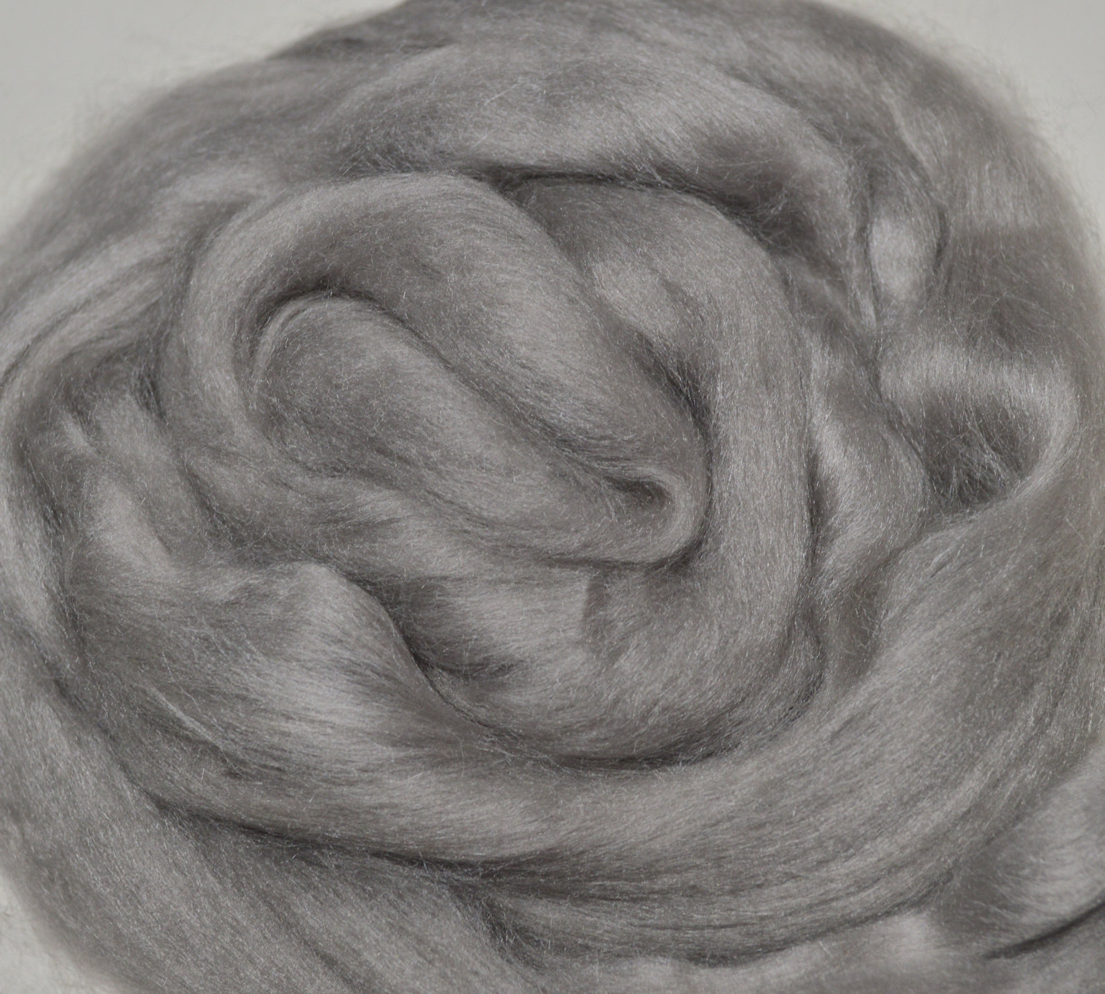Tussah silk roving, tops, sliver, gray cloud color, spinning, felting silk fiber, 1oz