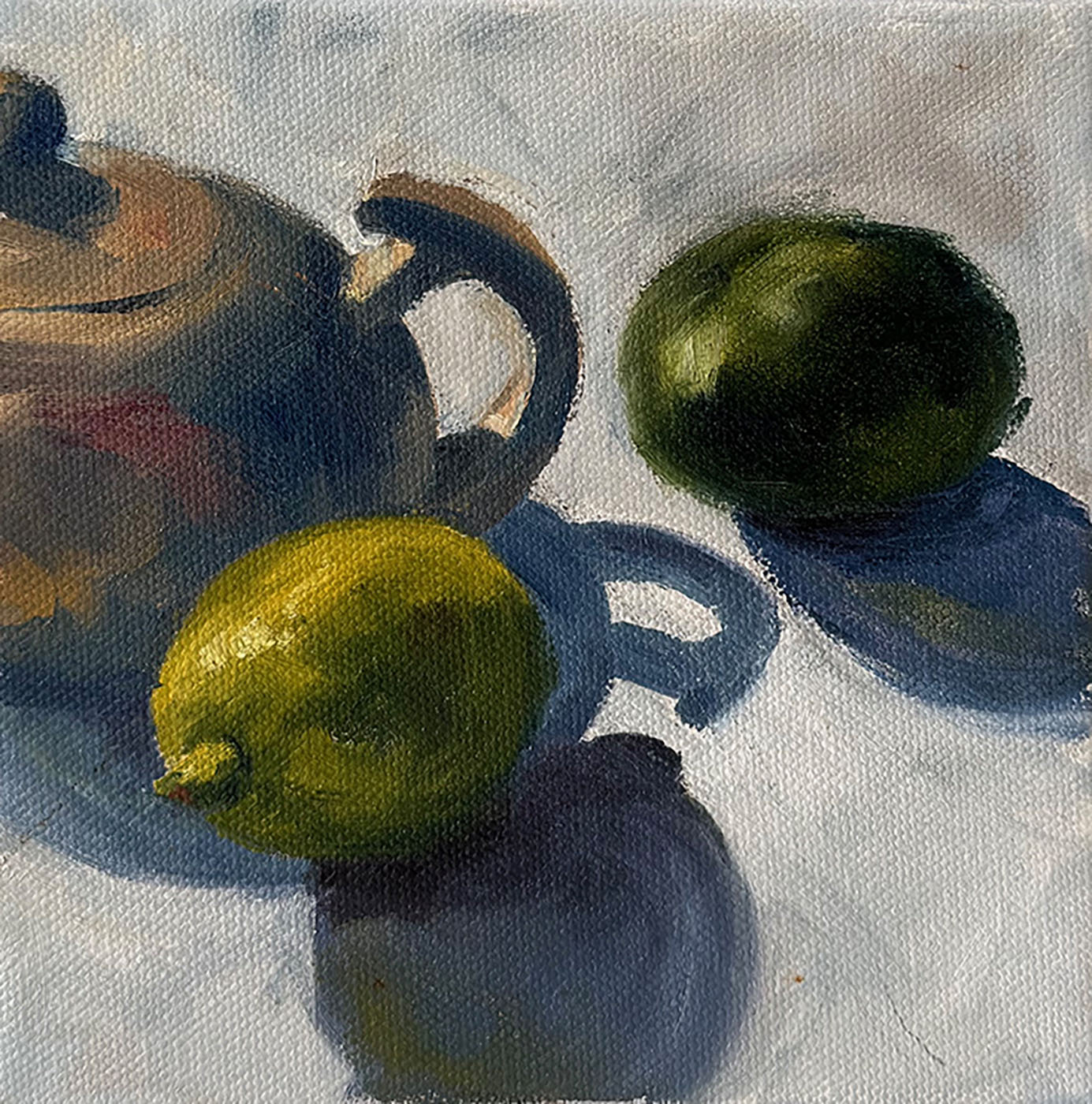 Tea pot with limes