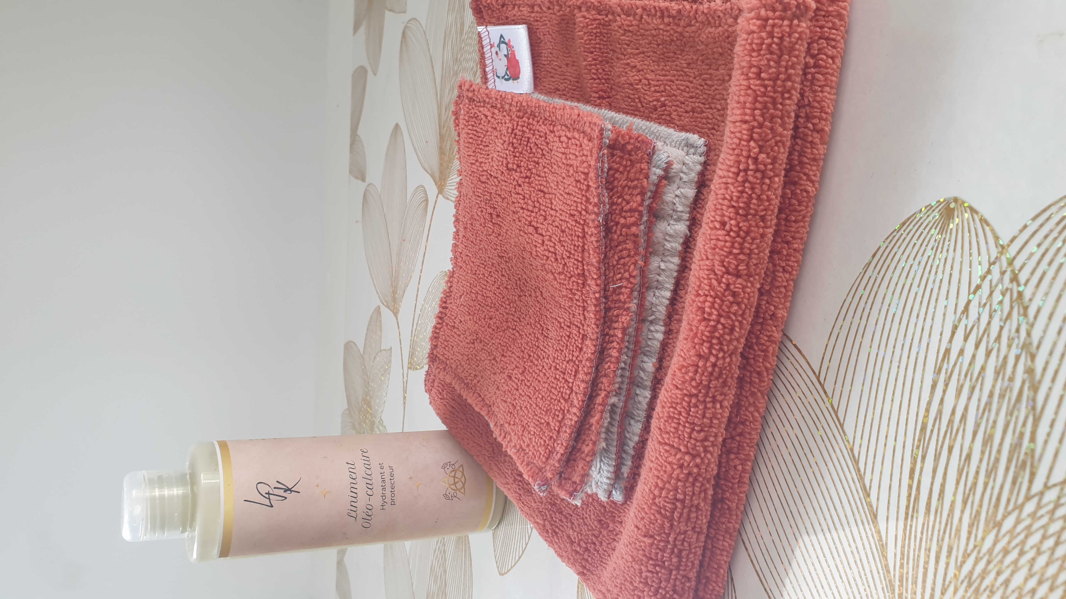 Lot de 4 lingettes + une serviette visage